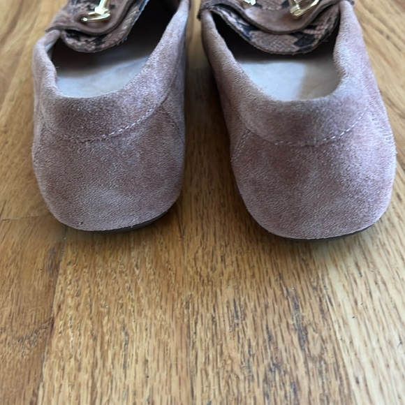 VIONIC Dayna Snakeskin Suede Moccasins Brown Orthotic Sandal, Size 8 - Picture 5 of 8